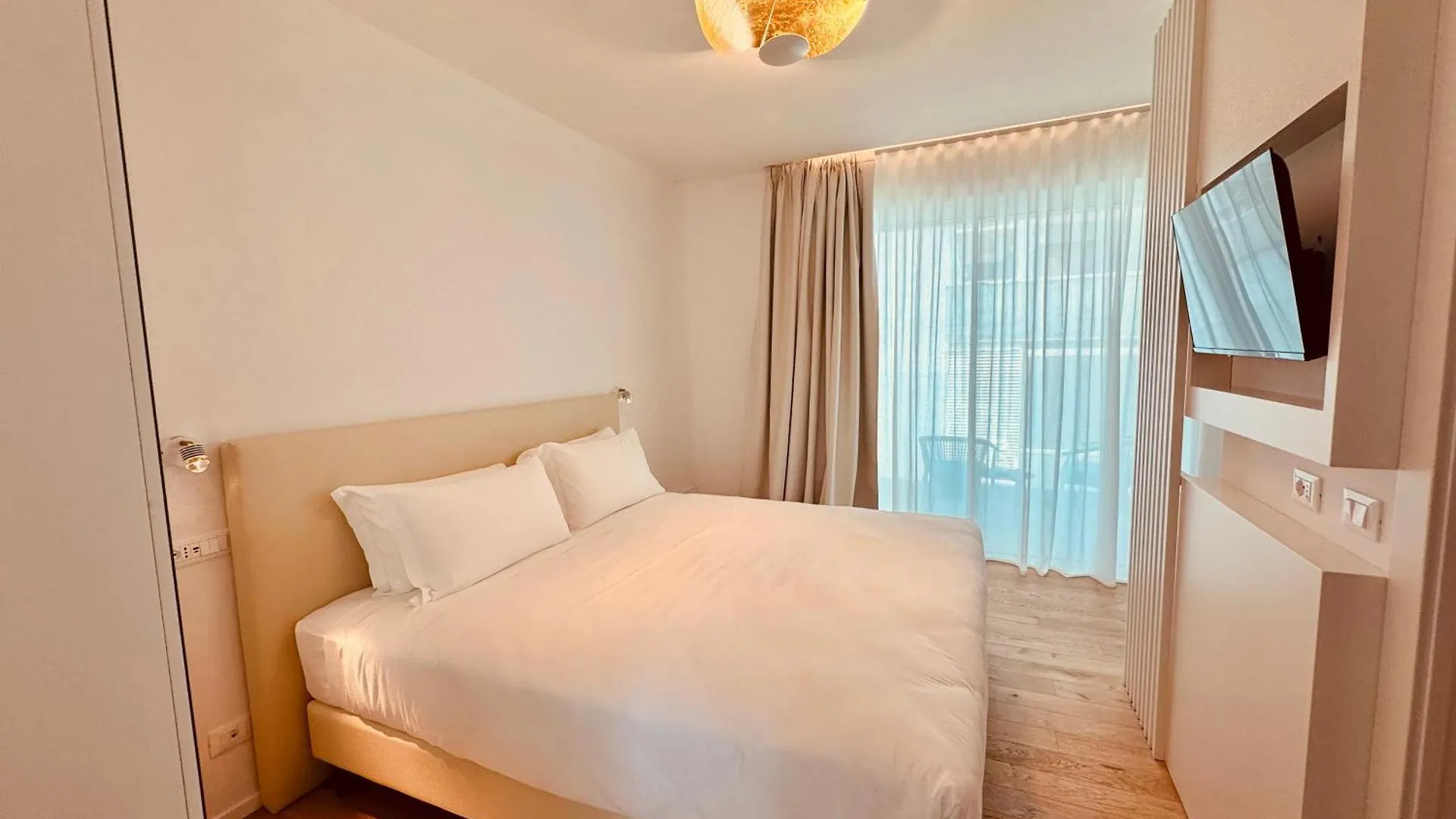 Schiavon Beach Palace Lido di Jesolo 4*,